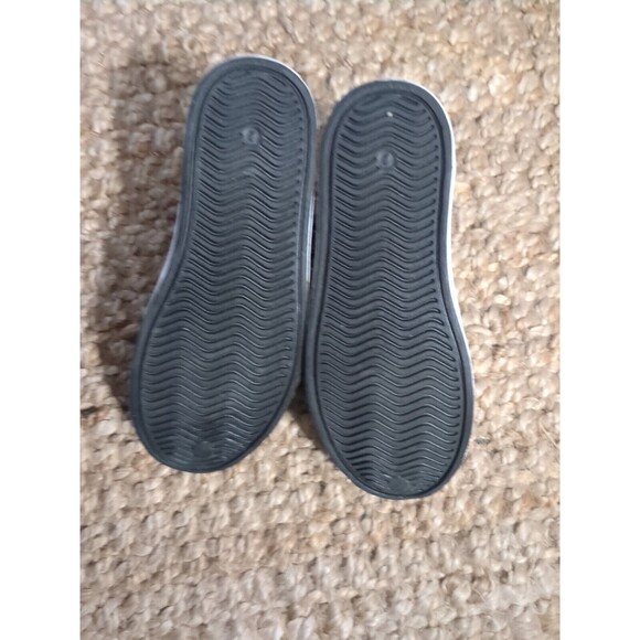 Unisex Bundle Of  2 Pairs Shoes Size 2  Red Vans Black Skechers. Light Wear. - Picture 5 of 16